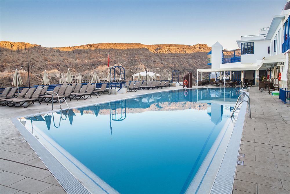 Apartahotel Club Cala Blanca 3*