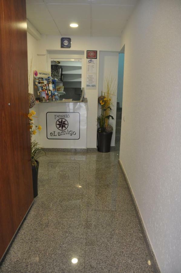 - El Amigo Guest house *