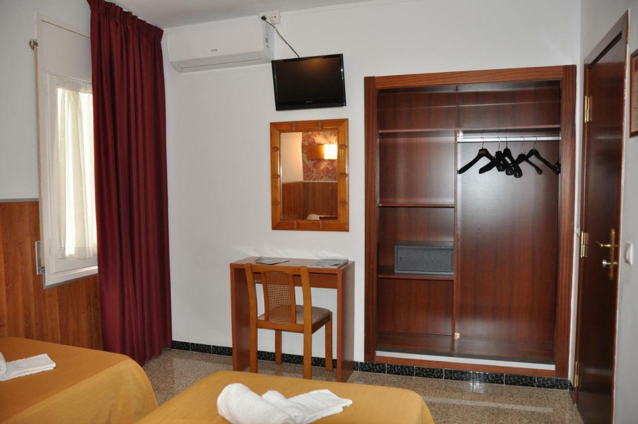 - El Amigo Guest house *