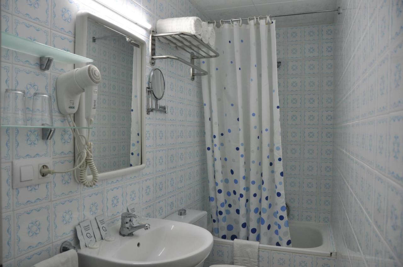 - El Amigo Guest house
