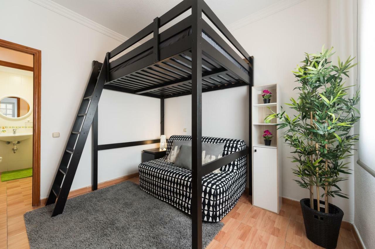 Vivienda Miguel Rosas Apartment