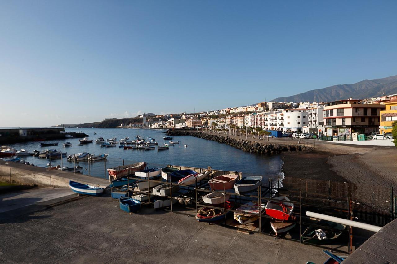 Apartamento Frente Al Puerto De A 20 Metros De La Playa. *