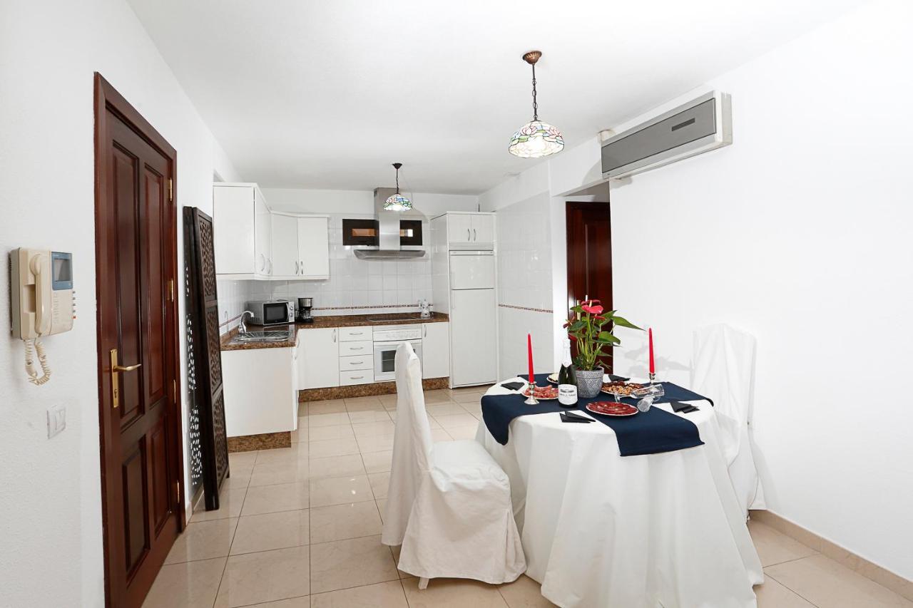 Frente Al Puerto De A 20 Metros De La Playa. Apartamento