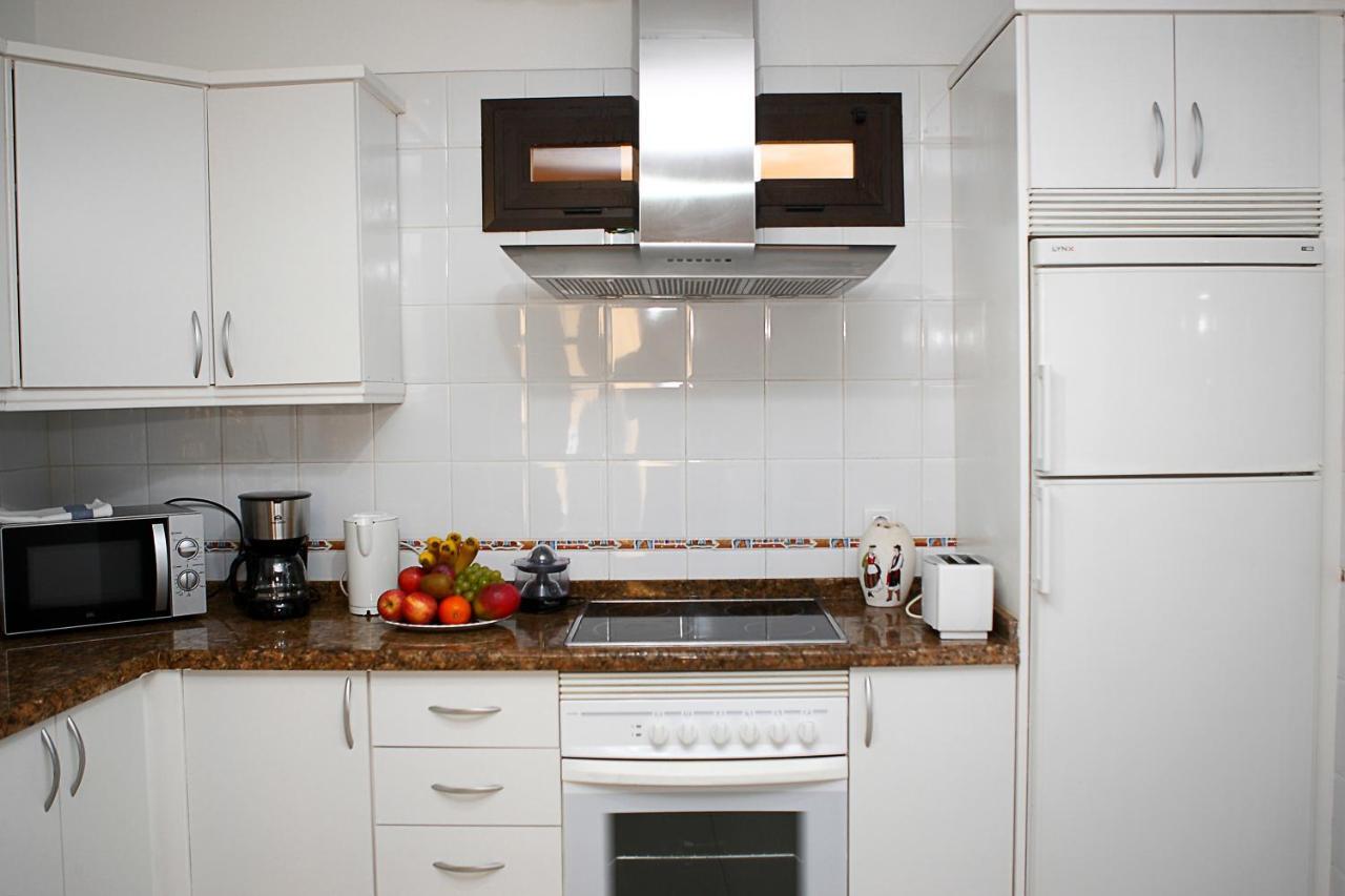 Apartamento Frente Al Puerto De A 20 Metros De La Playa.