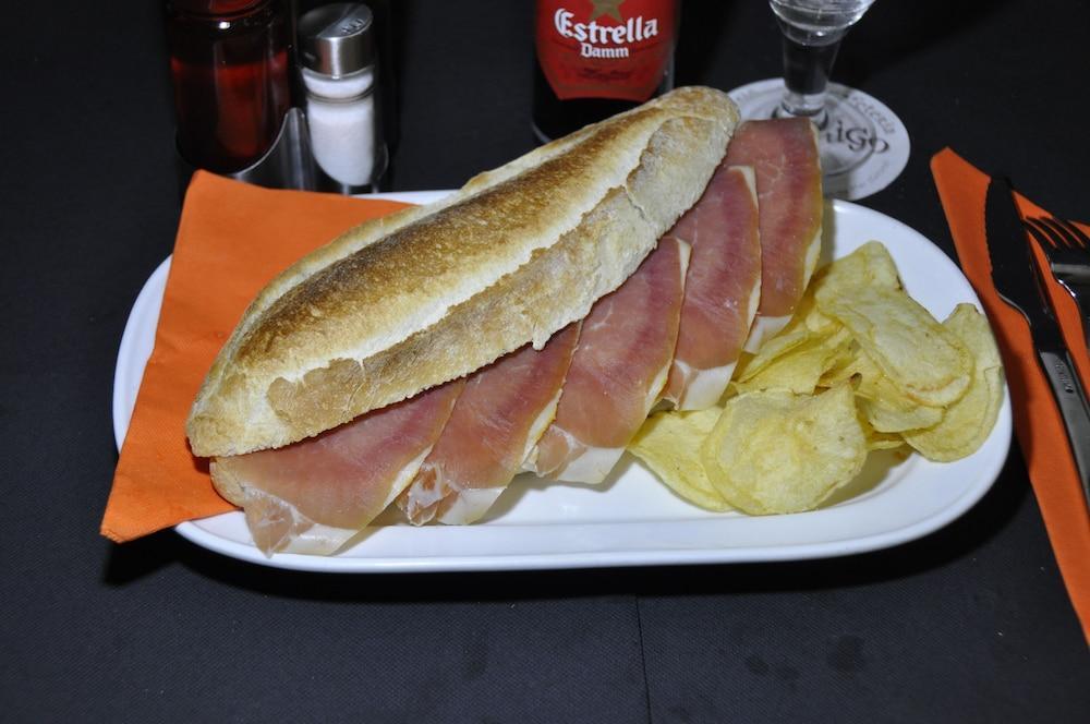 - El Amigo Guest house Lloret de Mar