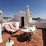 1½ Min. Walk From The Beach