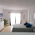 Large Studio Apartment With Lovely Terrace And Wifi