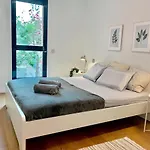 Deluxe Beach Flat W Garage By Wave Properties