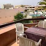 Sunny Apartment Near The Beach With Wifi, Balcony And Pool