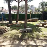 Apartamento al lado de la playa con parking y jardín