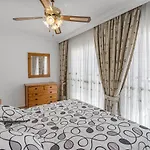 Terrazas Del Duque II Apartment