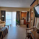 Primera Linea De Playa Y Vista Al Mar En Pyr Fuengirola Estudio