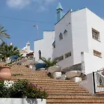 Piso Con Terraza Muy Cercano A La Playa