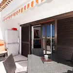 Victoria Court - 1 Bed Pool & Sea View