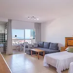 Pyr Aparthotel studio