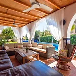 Villa El Coto