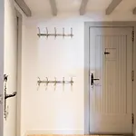 Beautifully Renovated 4 Bedroom Apt + Kid\'S Room