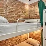 Hola Hostal Collblanc