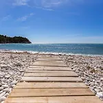 Exclusive Beachside 3 Bedroom Apartment With Pool In Altea