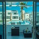 Casa Del Ritmo With Terrace Ac Shared Pool And Free Wifi