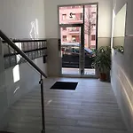 Cálido Apartamento Céntrico Junto Funicular y Metro BY Urban Hosts