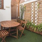 Casa De Los Cantaros