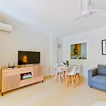 Refurbished 2-Bed Apartment Burriana Beach.