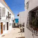 Exclusive Beachside 3 Bedroom Apartment With Pool In Altea