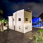 Calma - Holiday Villas
