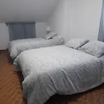 Casa Independiente En Nervion Junto A Parada Del Metro