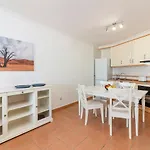 Apartamento en La Tejita con Piscina, Terraza y Wifi