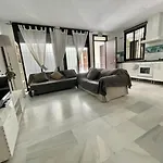 Holidays2Malaga Jinetes Junto Casco Historico & Parking