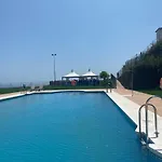 Precioso apartamento con piscina