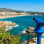 Happy Lloret