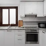 New! Luxury Apartment In The Heart Of Benahavis