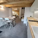 New & Modern Studio Loft 2