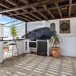 Town House With Roof Terrace And Plunge Pool