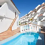 Precioso alojamiento con piscina en urbanización