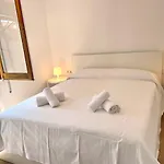 Modern Apartment With Parking 2 Min From The Beach