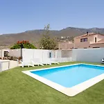 Casa La Rueda with pool