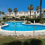 Maison Entiere Avec Piscine, Wifi, Grand Solarium Et Terrain Arbore
