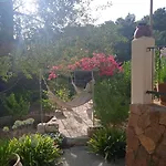 Ses Alzines Apartamento integrado en Casa Rural Habitada
