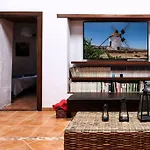 Historica Villa Con Molino De Viento
