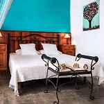Historica Villa Con Molino De Viento