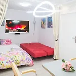 Camp Nou, Europa Fira - Modern Two-Bedroom Apartment With Heating