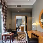 Room Mate Larios
