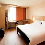 Ibis Barcelona Santa Coloma