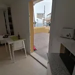 Small Studio, 50 M Front Of The Ocean & Free Wifi