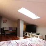 Habitación con baño, cerca de la playa