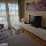 Lovely Flat In Central Vic With Balcony